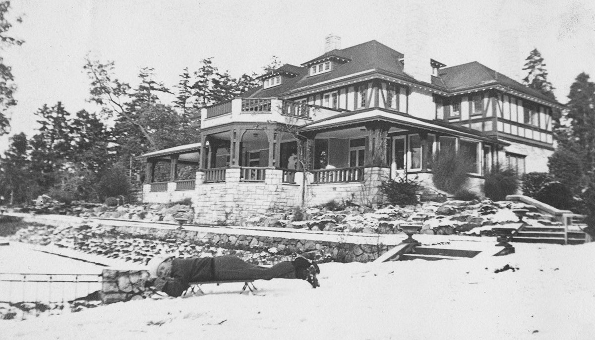 Dunmora: the story of a heritage manor house on Vancouver Island