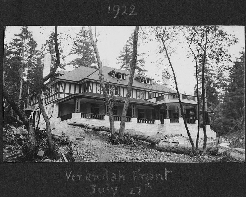 Dunmora: the story of a heritage manor house on Vancouver Island